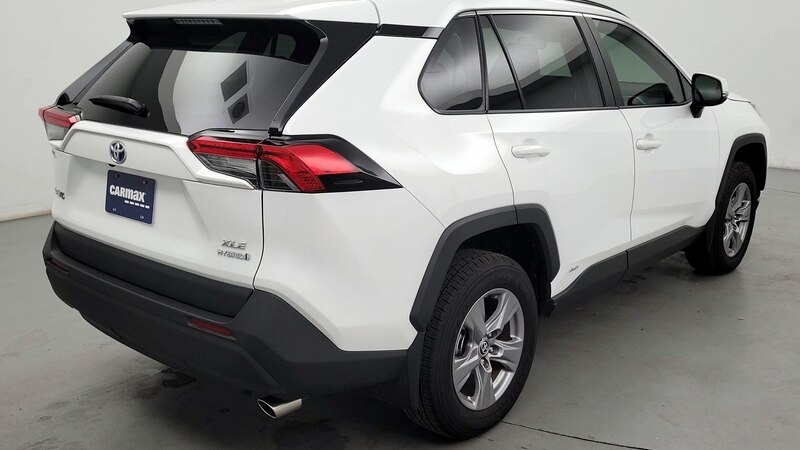 2024 Toyota RAV4 XLE 5