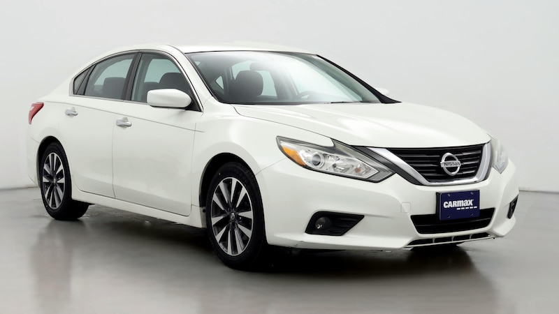 2016 Nissan Altima SV Hero Image