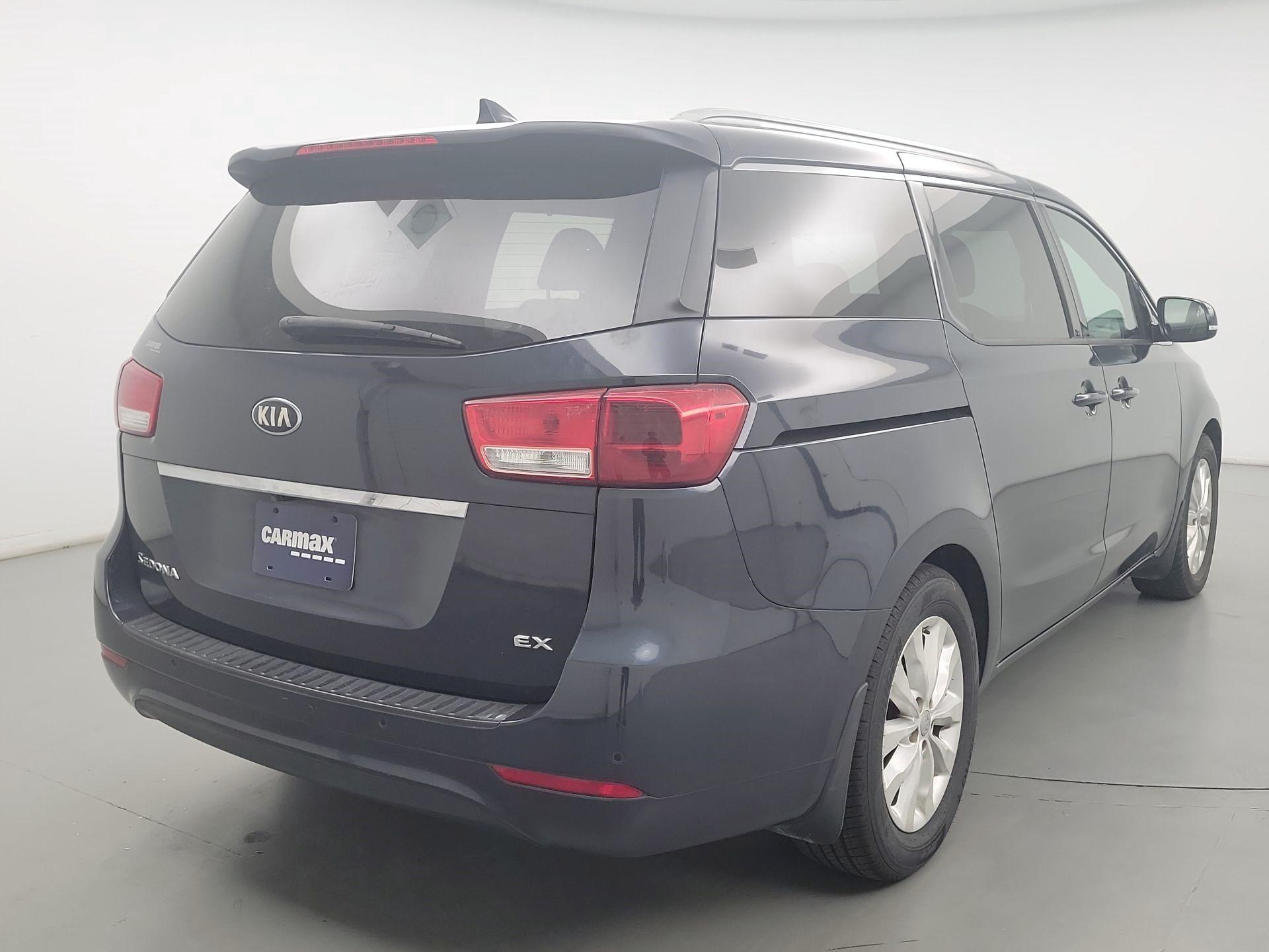 Thumbnail: 2016 Kia Sedona - 5