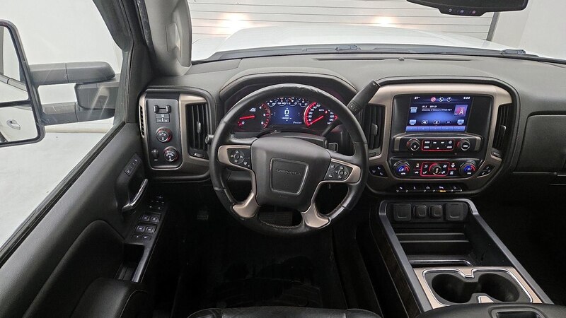 2015 GMC Sierra 2500 Denali 10