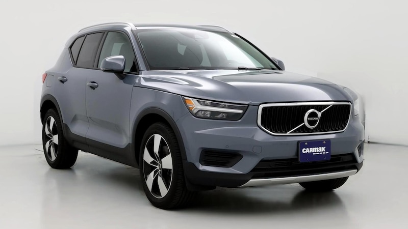 2020 Volvo XC40 T5 Momentum Hero Image