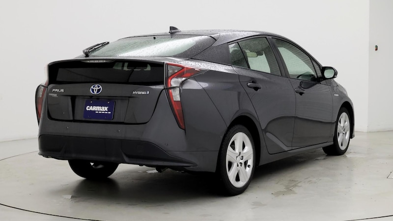 2017 Toyota Prius Three Touring 8