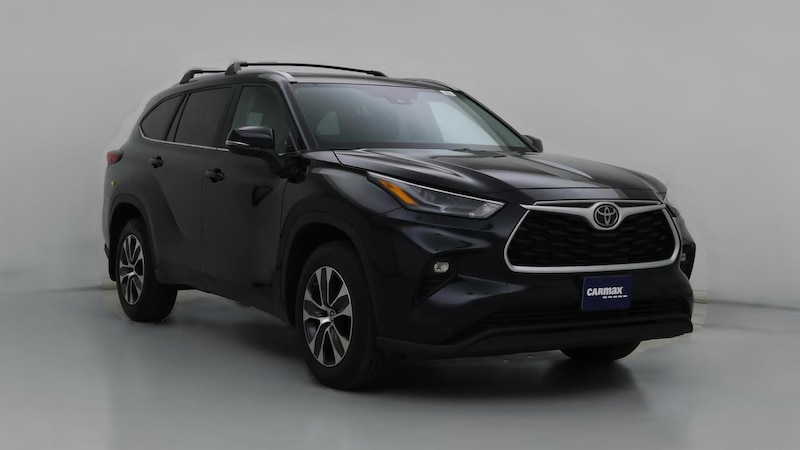 2023 Toyota Highlander XLE Hero Image