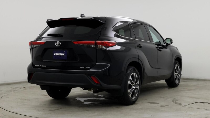 2022 Toyota Highlander XLE 8