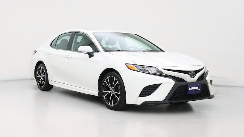 2020 Toyota Camry SE Hero Image