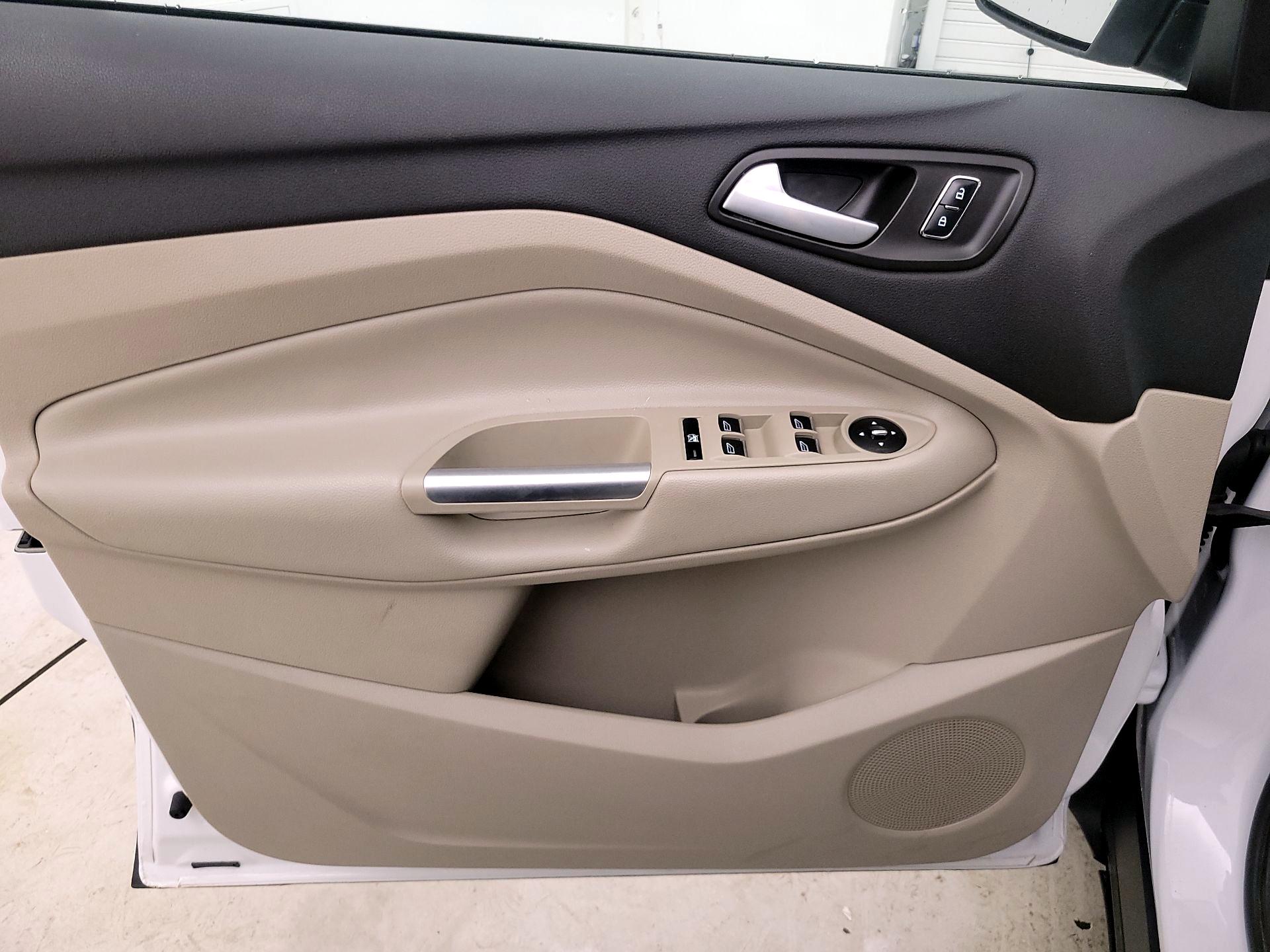 Thumbnail: 2016 Ford Escape - 12