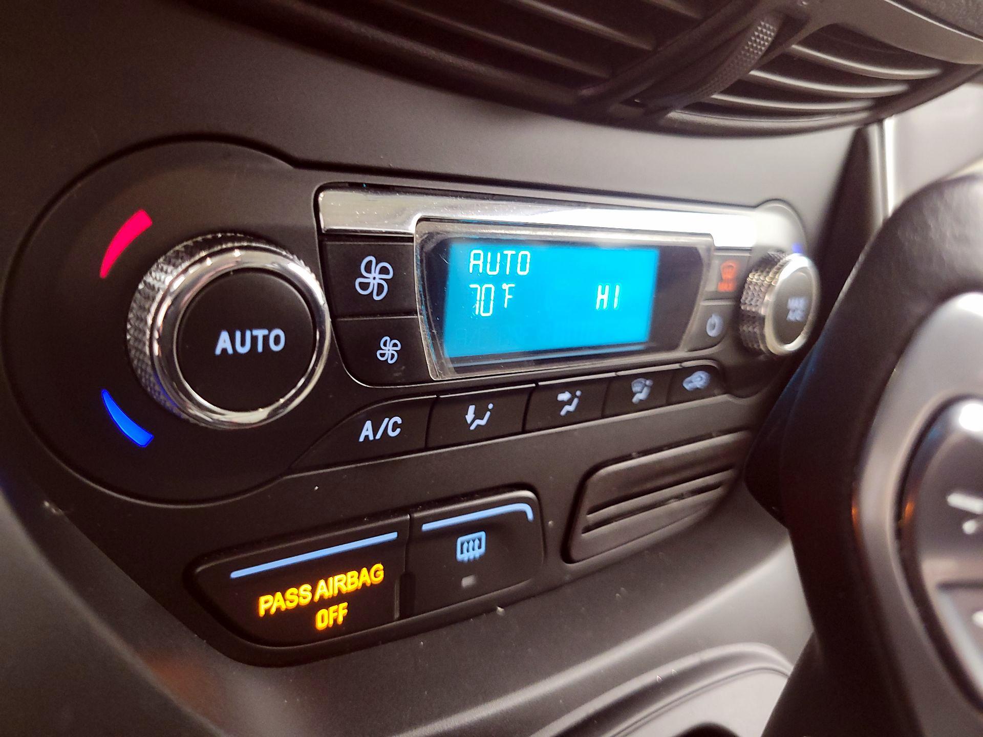 Thumbnail: 2016 Ford Escape - 17