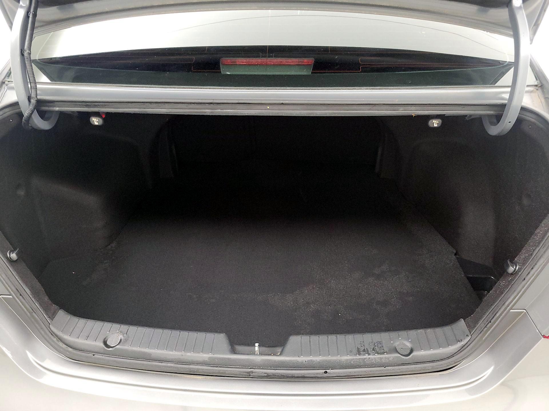Thumbnail: 2013 Hyundai Sonata - 19
