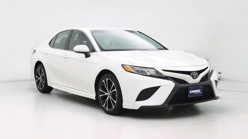 2018 Toyota Camry SE Hero Image