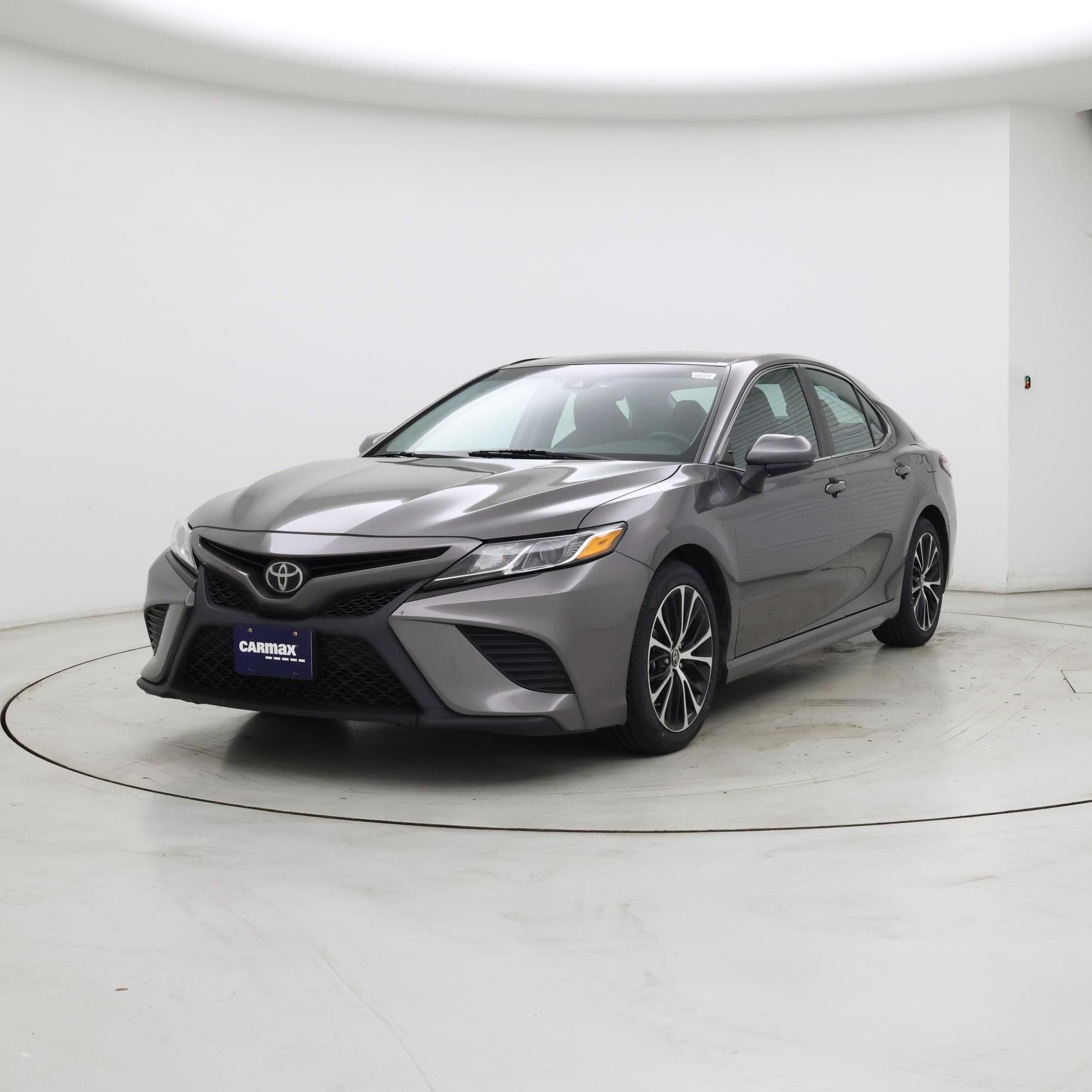 Thumbnail: 2018 Toyota Camry - 4