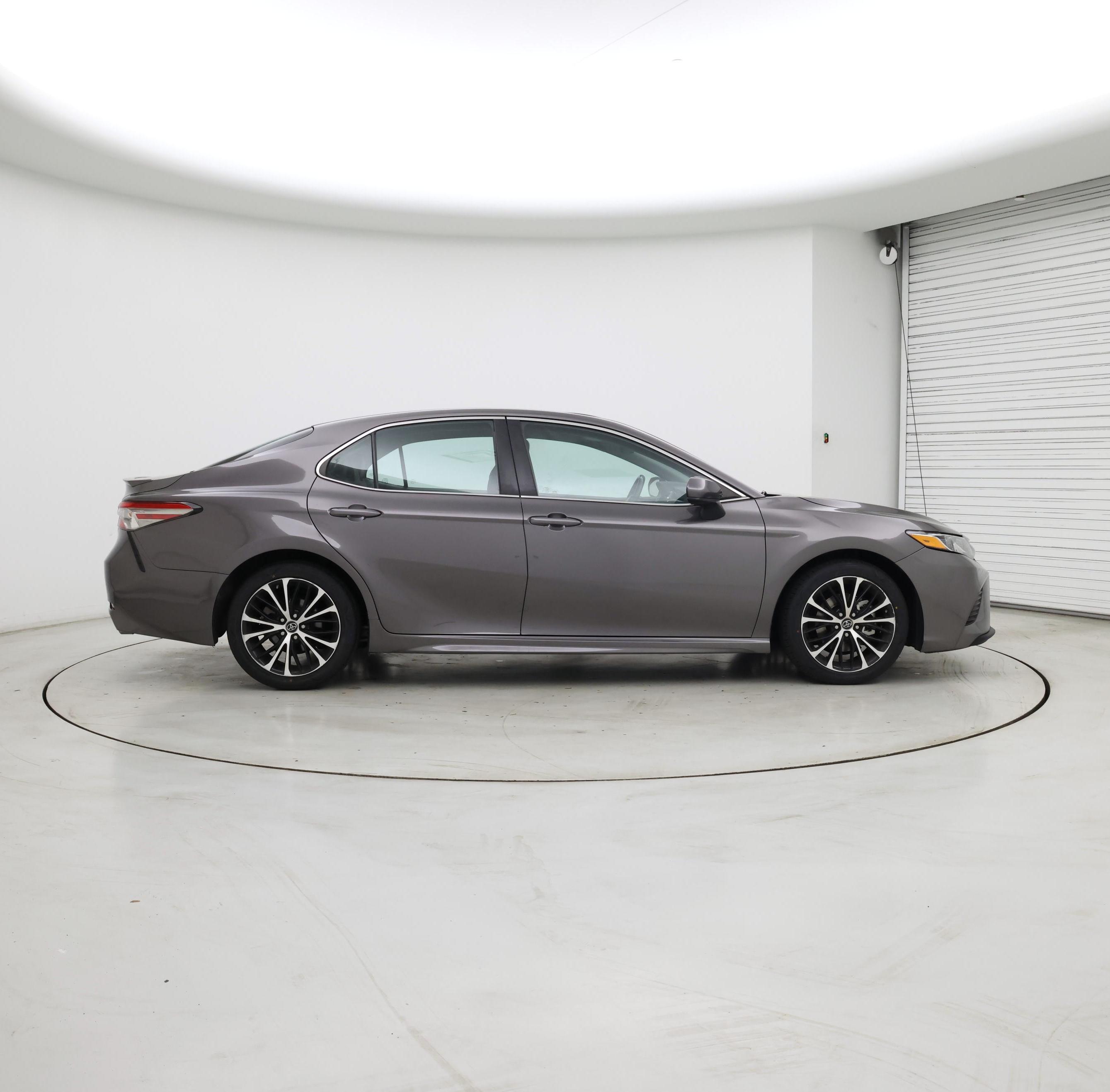 Thumbnail: 2018 Toyota Camry - 7