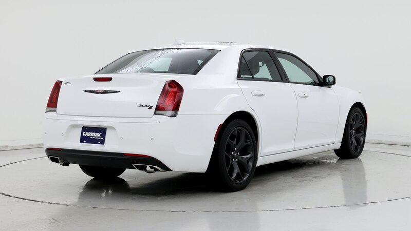 2023 Chrysler 300 S 8