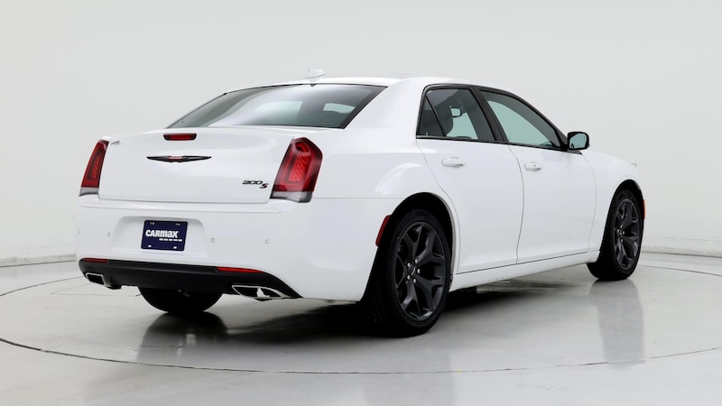 2023 Chrysler 300 S 8