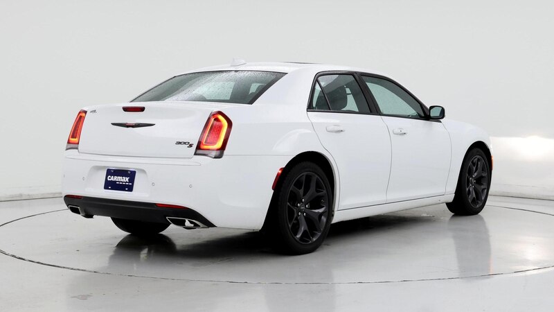 2023 Chrysler 300 S 8