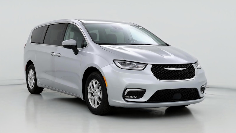 2023 Chrysler Pacifica Touring L Hero Image