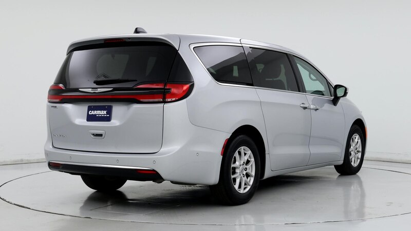 2023 Chrysler Pacifica Touring L 8