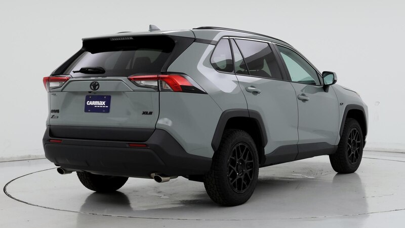 2021 Toyota RAV4 XLE 8