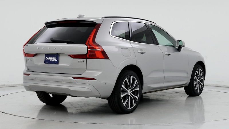 2022 Volvo XC60 B5 Momentum 8