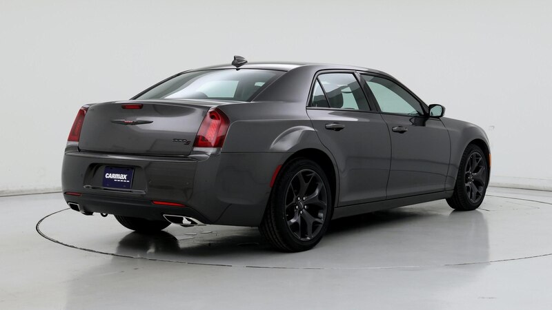 2023 Chrysler 300 S 8