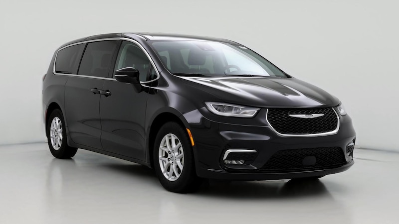 2023 Chrysler Pacifica Touring L Hero Image