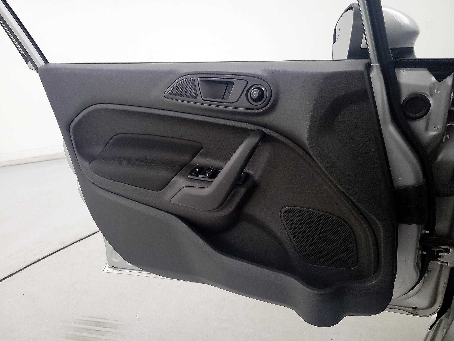 Thumbnail: 2019 Ford Fiesta - 12