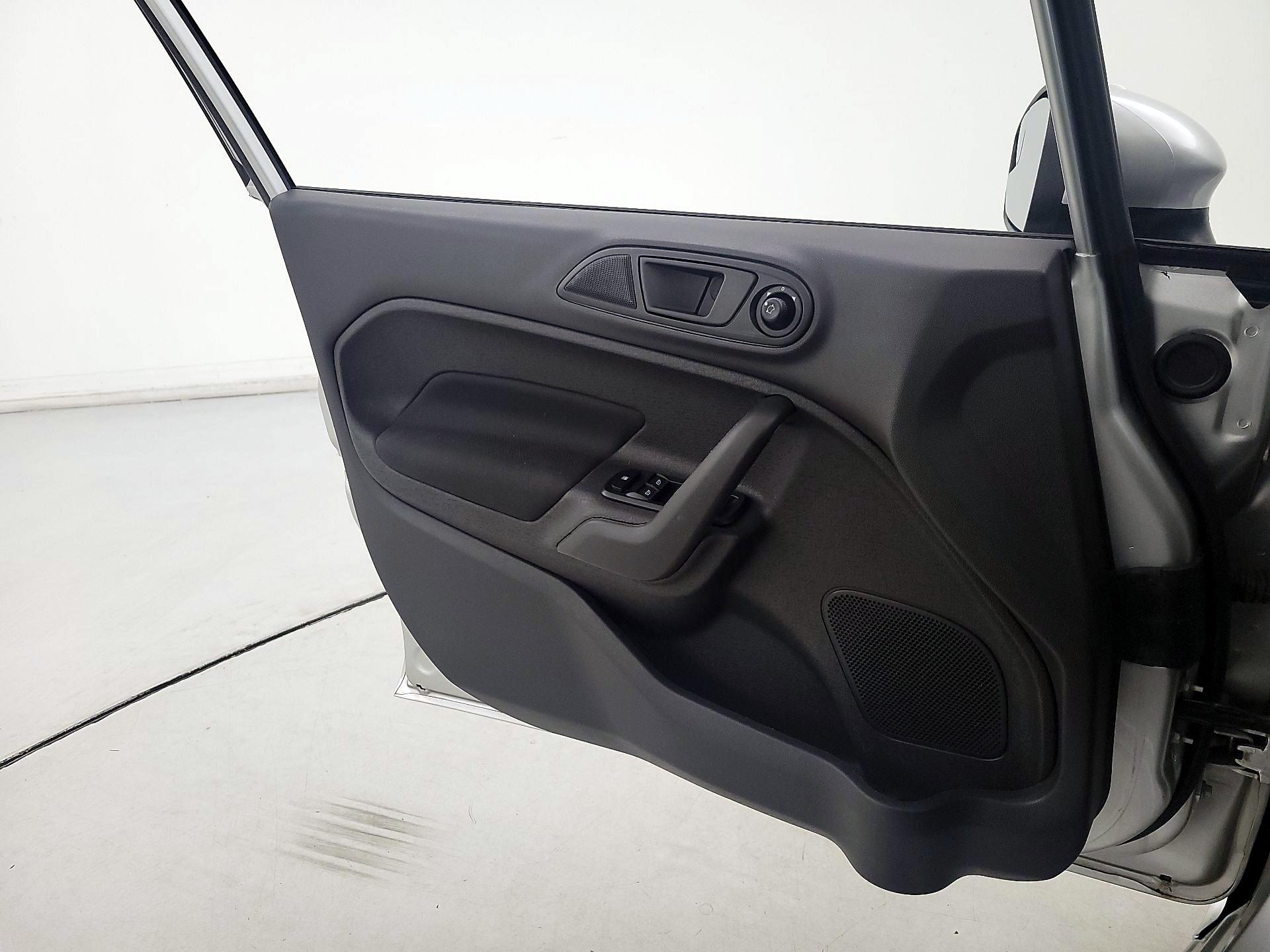 Thumbnail: 2019 Ford Fiesta - 14