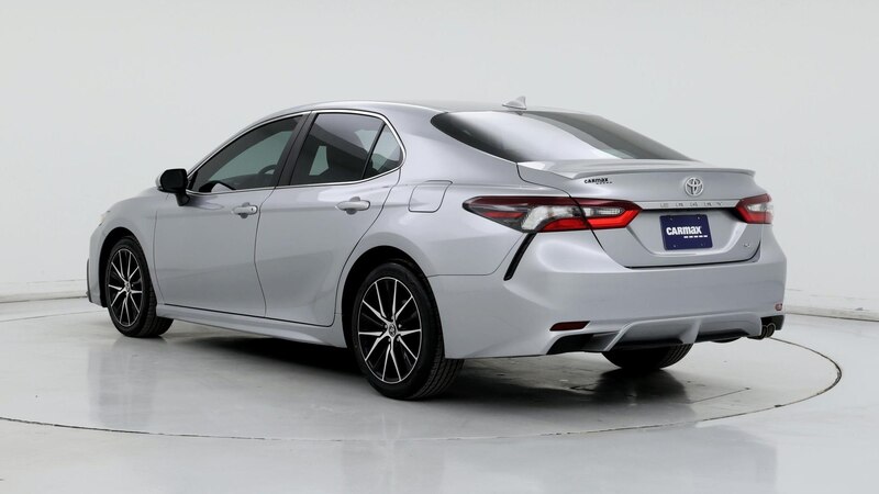 2022 Toyota Camry SE 2