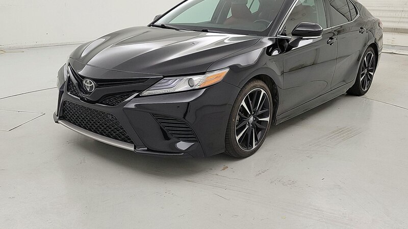 2019 Toyota Camry XSE 3