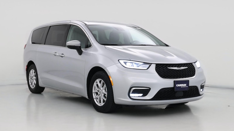 2023 Chrysler Pacifica Touring L Hero Image