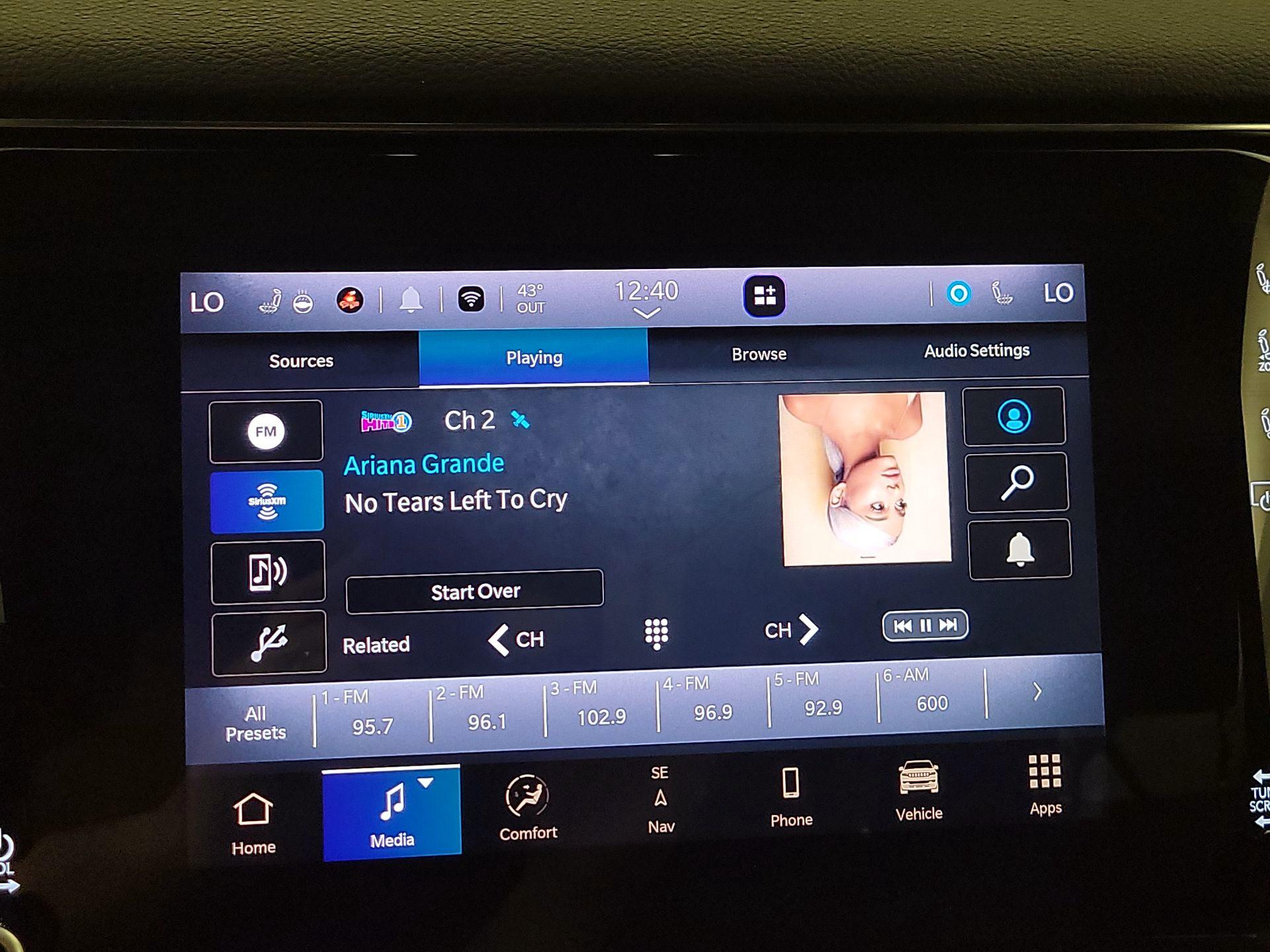 Thumbnail: 2023 Jeep Wagoneer - 16