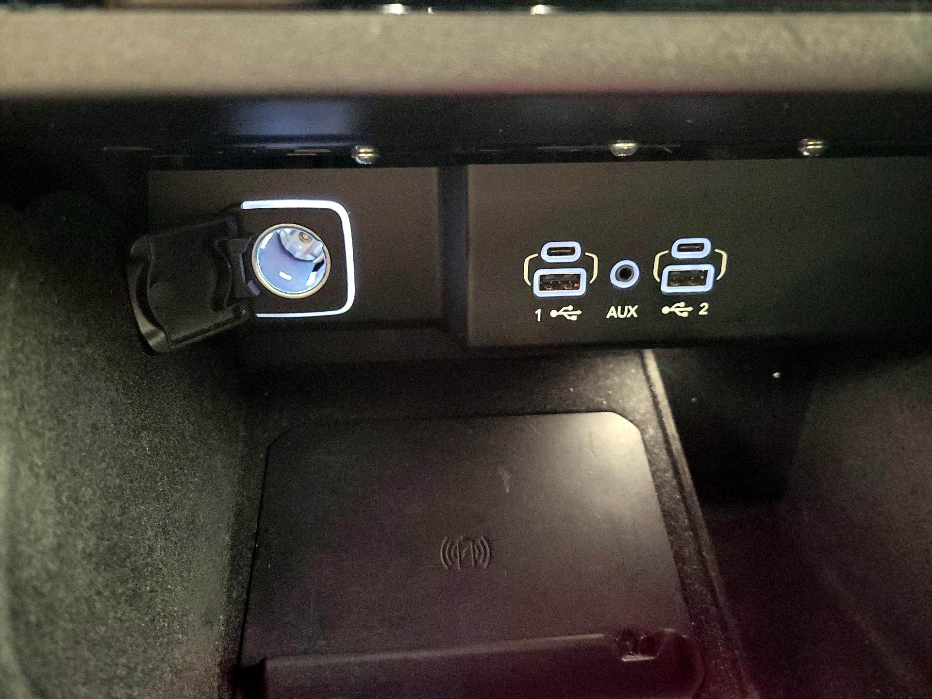 Thumbnail: 2023 Jeep Wagoneer - 19