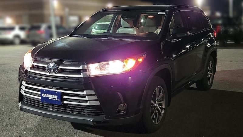 2018 Toyota Highlander XLE Hero Image