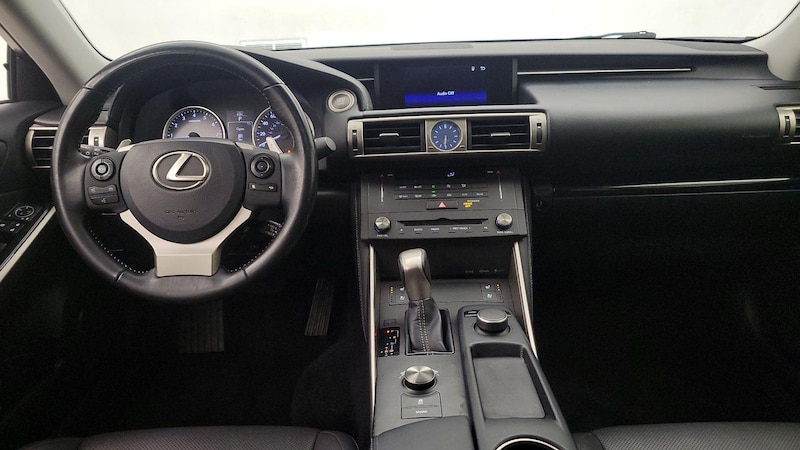 2016 Lexus IS 300 9