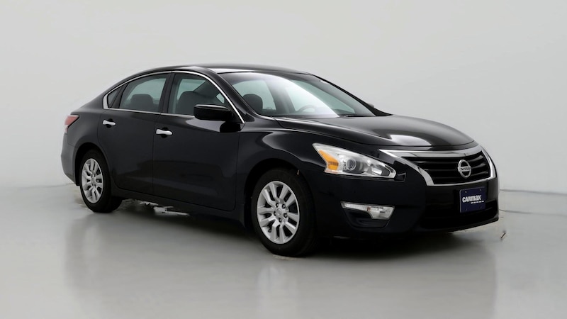 2015 Nissan Altima S Hero Image