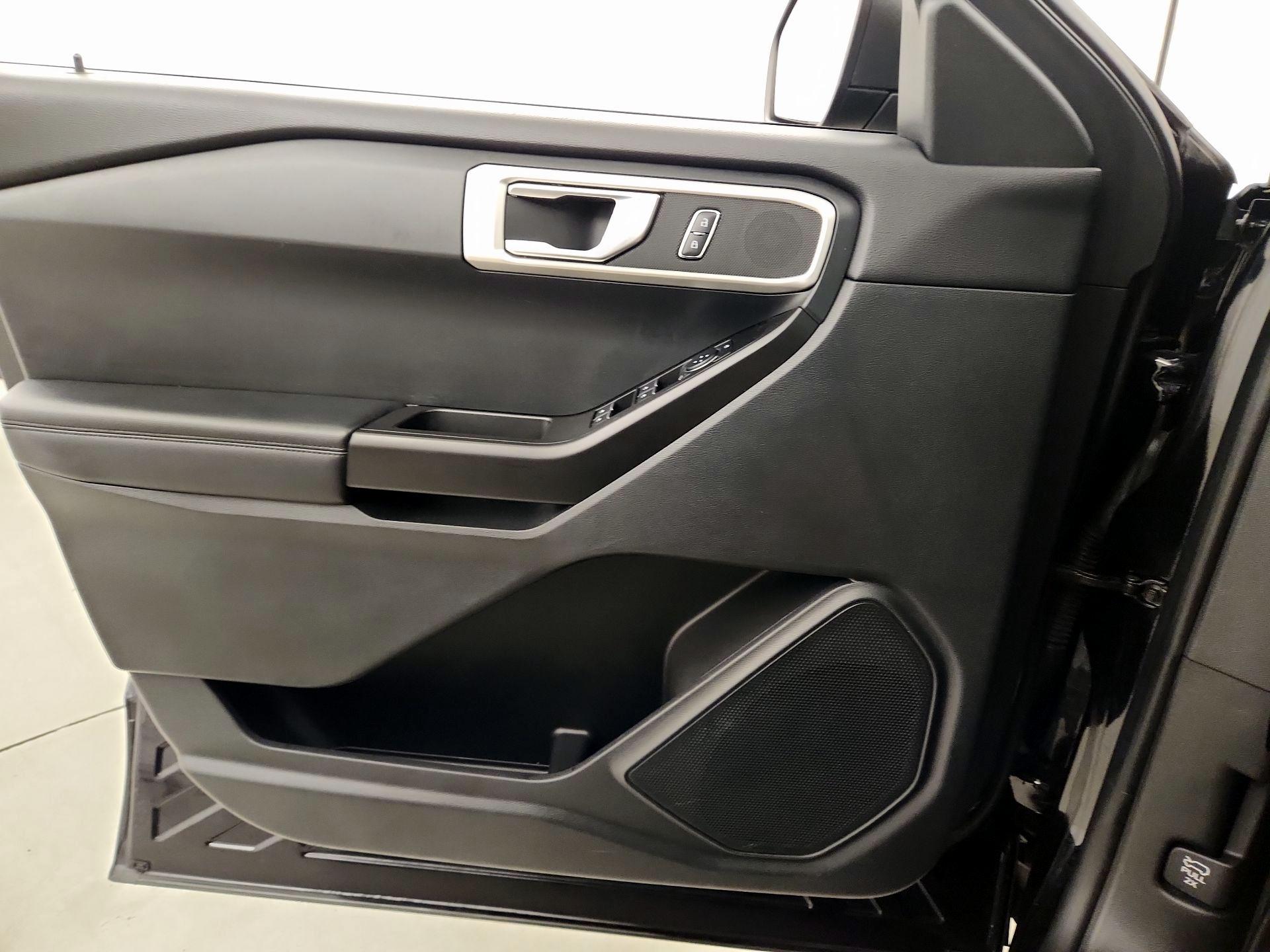 Thumbnail: 2020 Ford Explorer - 12