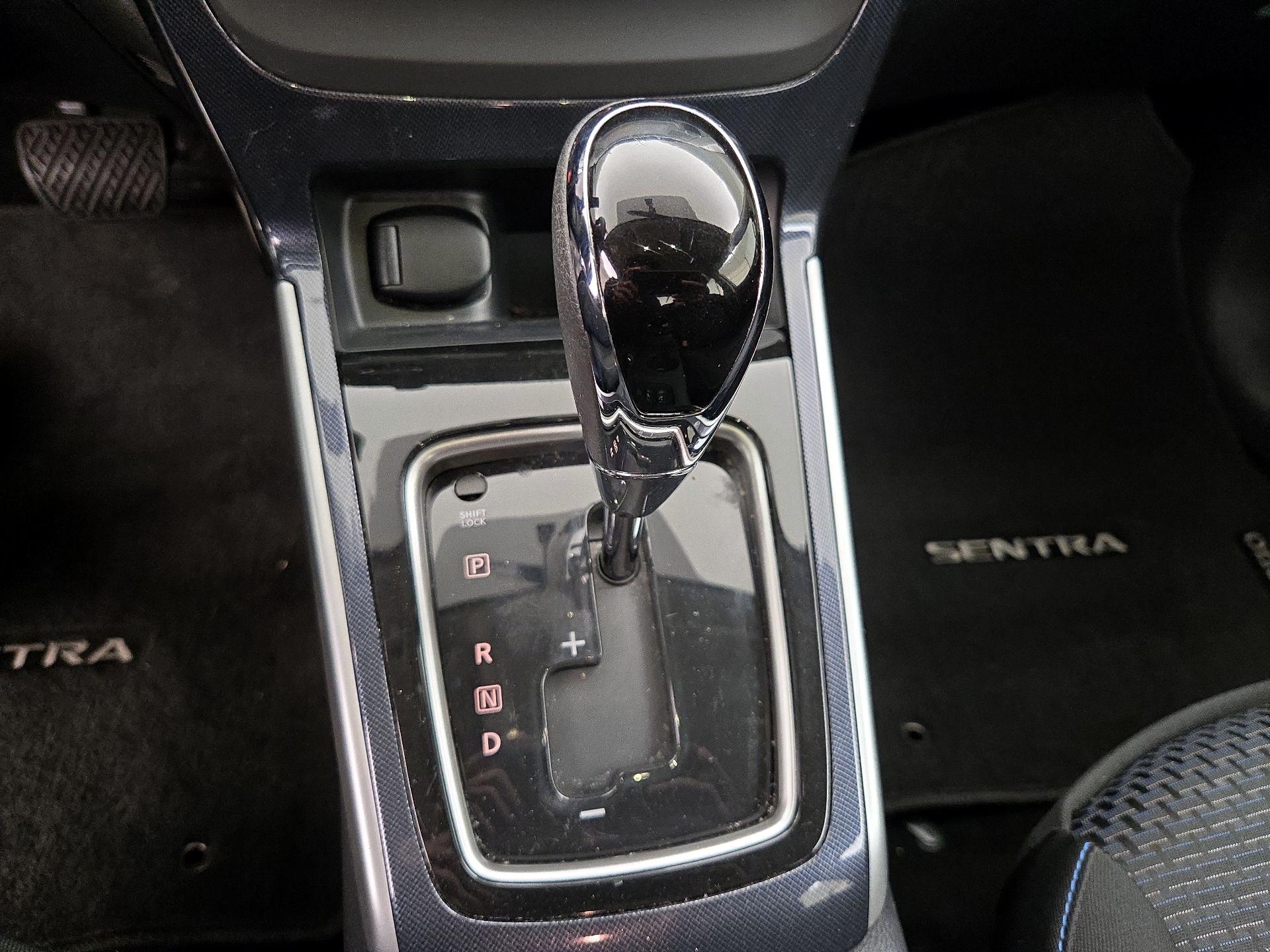 Thumbnail: 2017 Nissan Sentra - 17