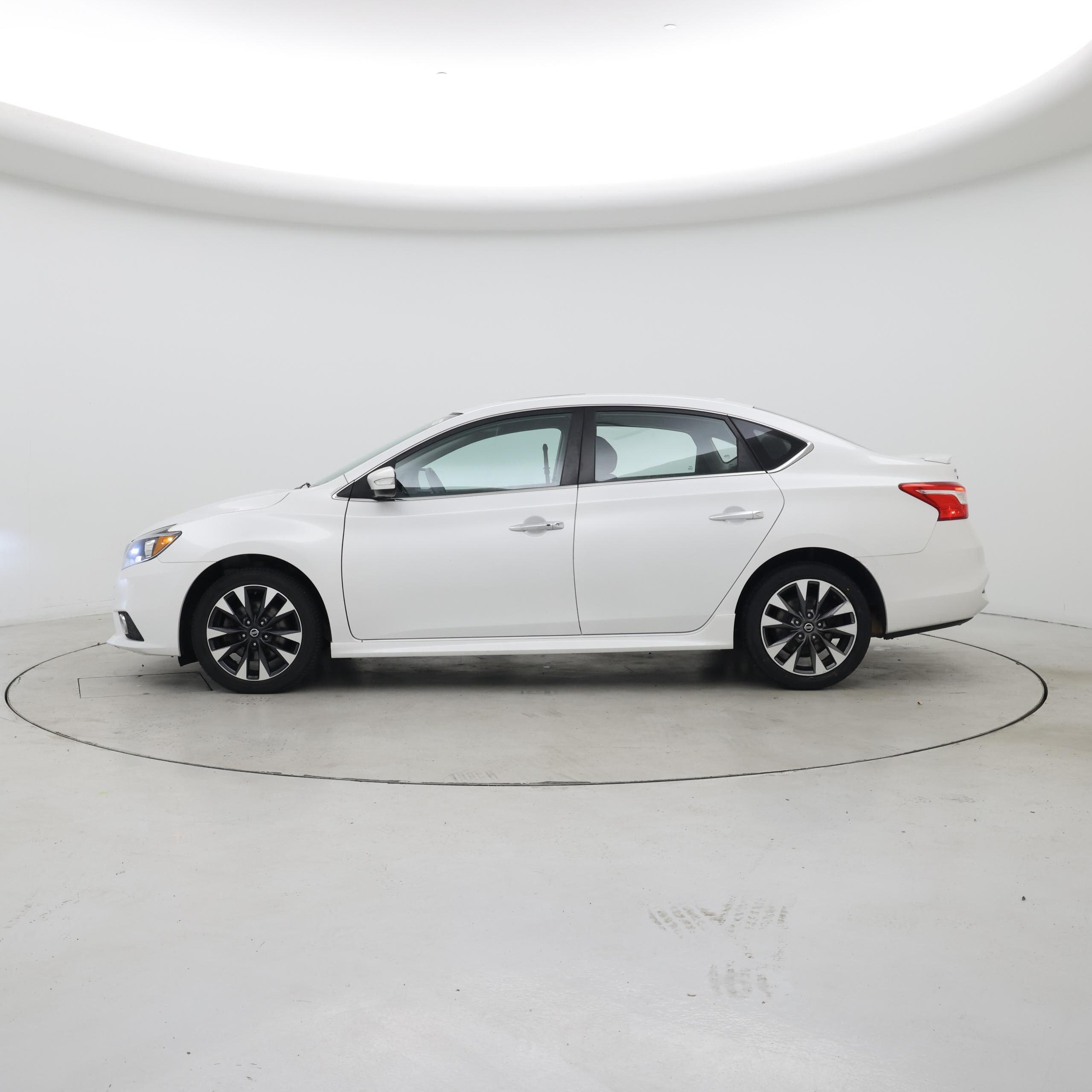 Thumbnail: 2017 Nissan Sentra - 3