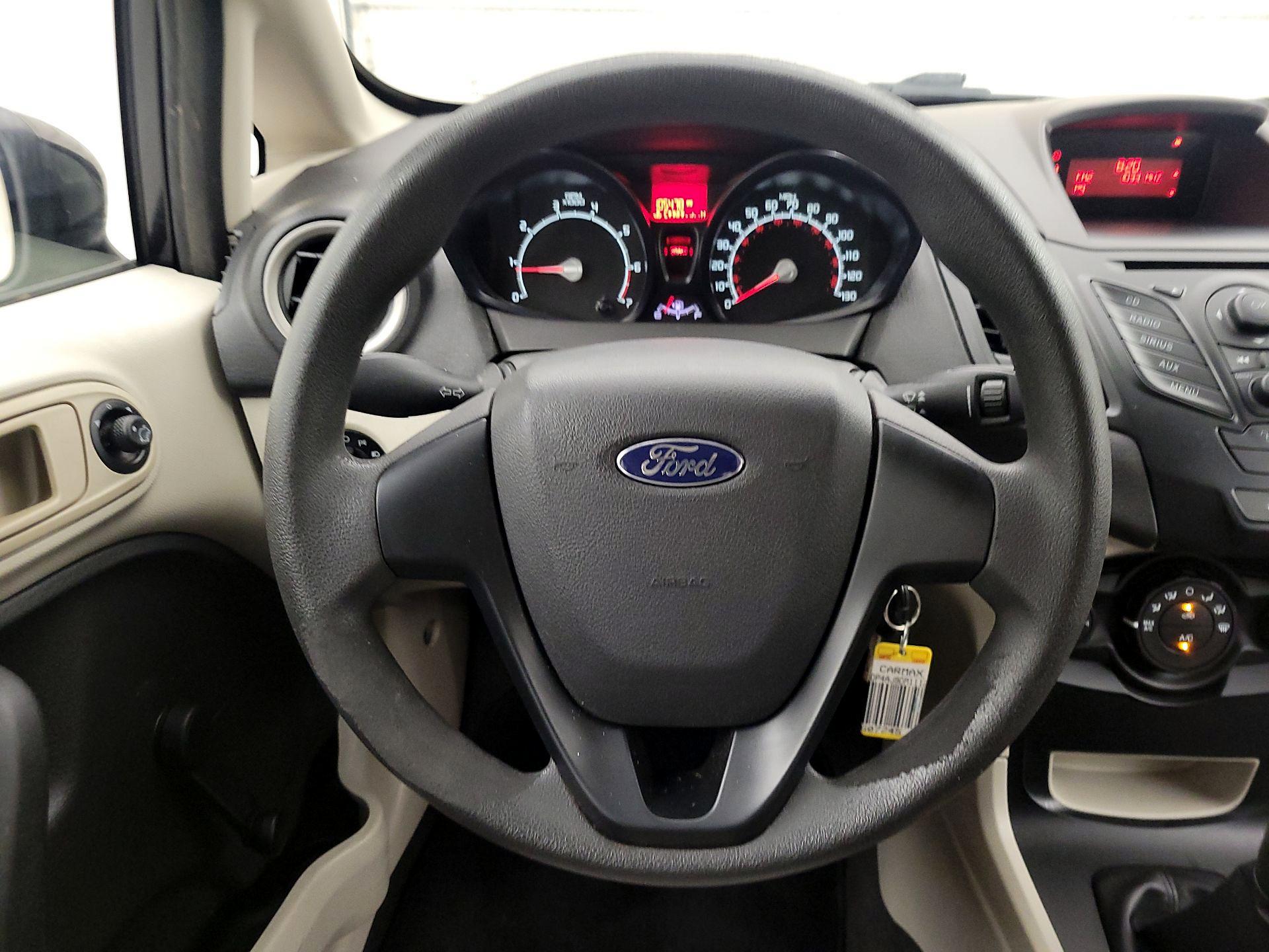 Thumbnail: 2013 Ford Fiesta - 10