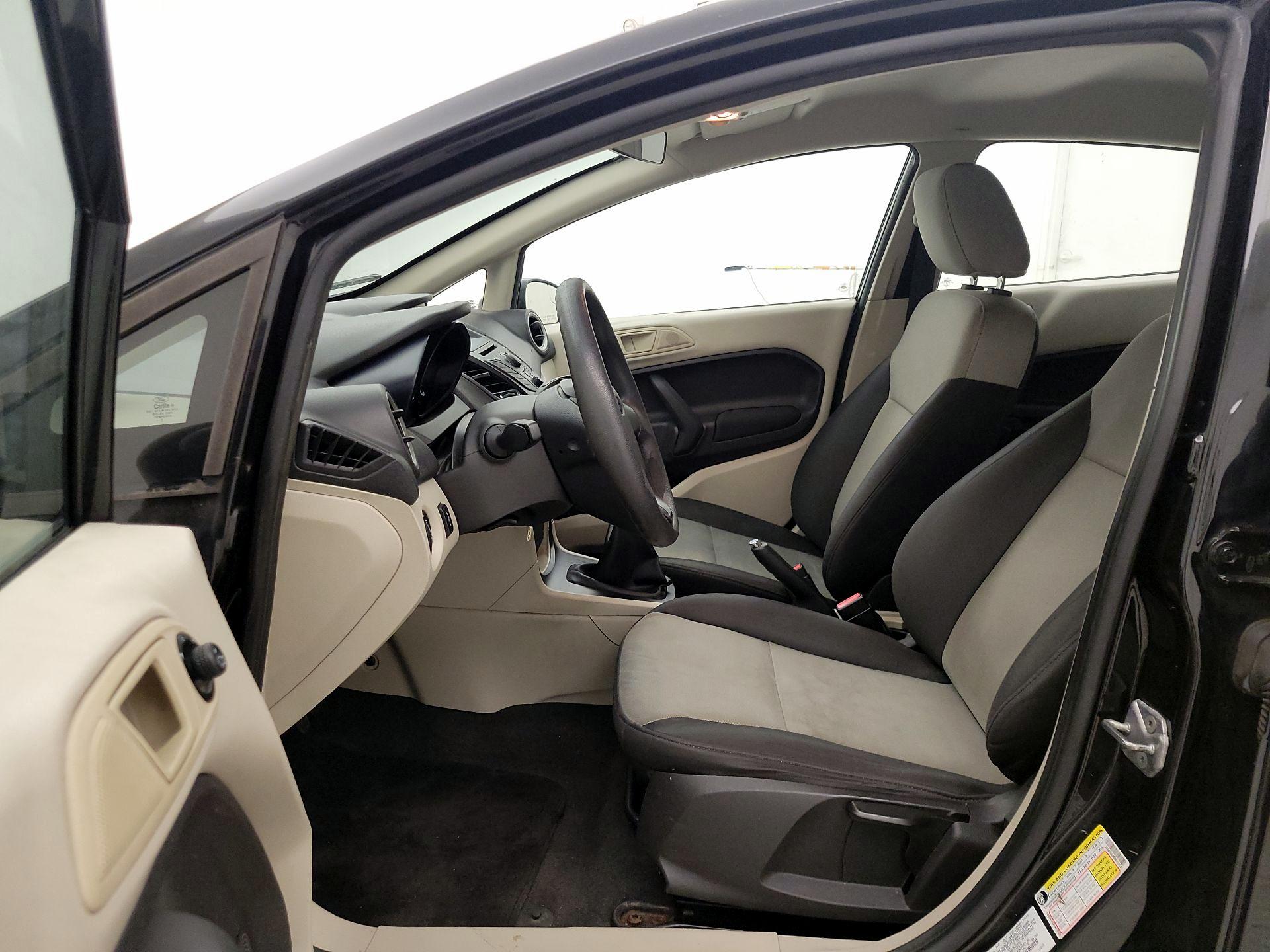 Thumbnail: 2013 Ford Fiesta - 11
