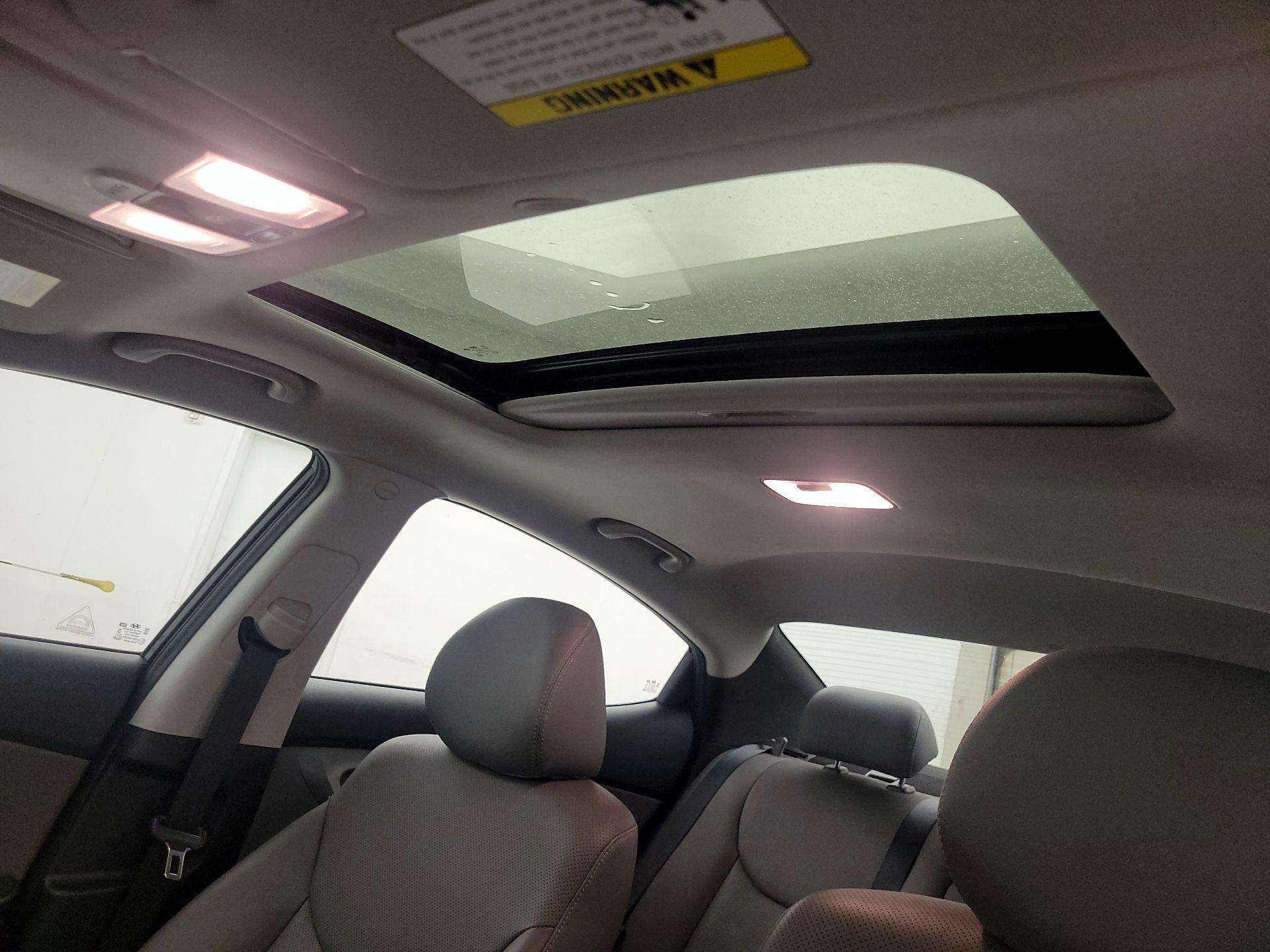 Thumbnail: 2015 Hyundai Elantra - 19