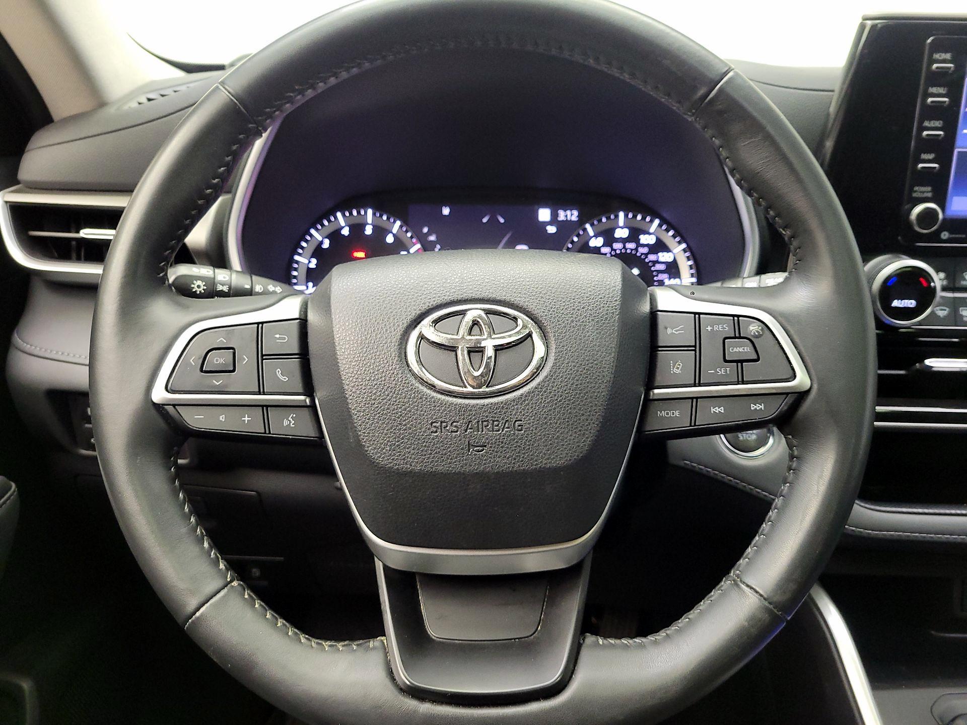 Thumbnail: 2022 Toyota Highlander - 10