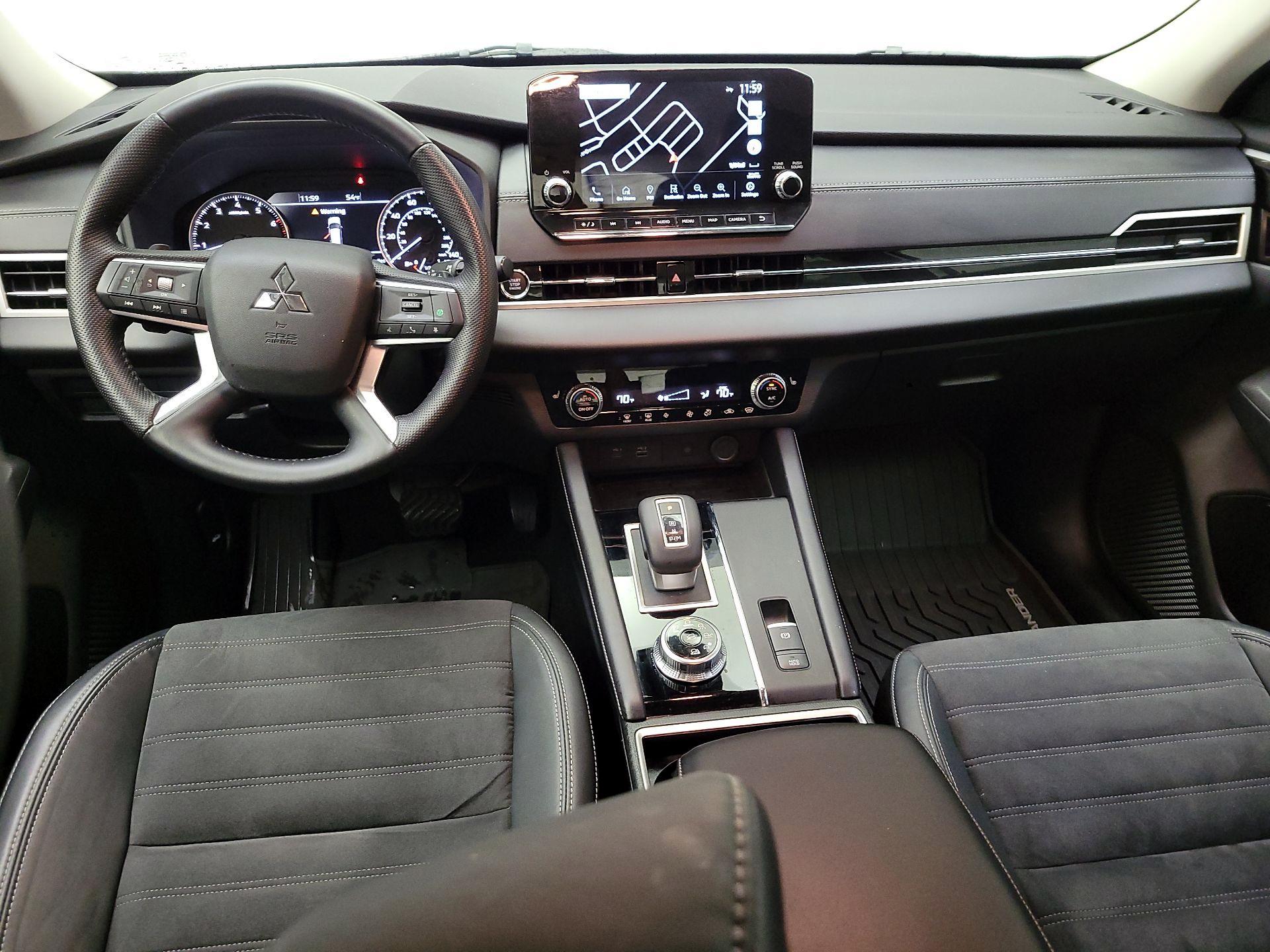 Thumbnail: 2022 Mitsubishi Outlander - 9