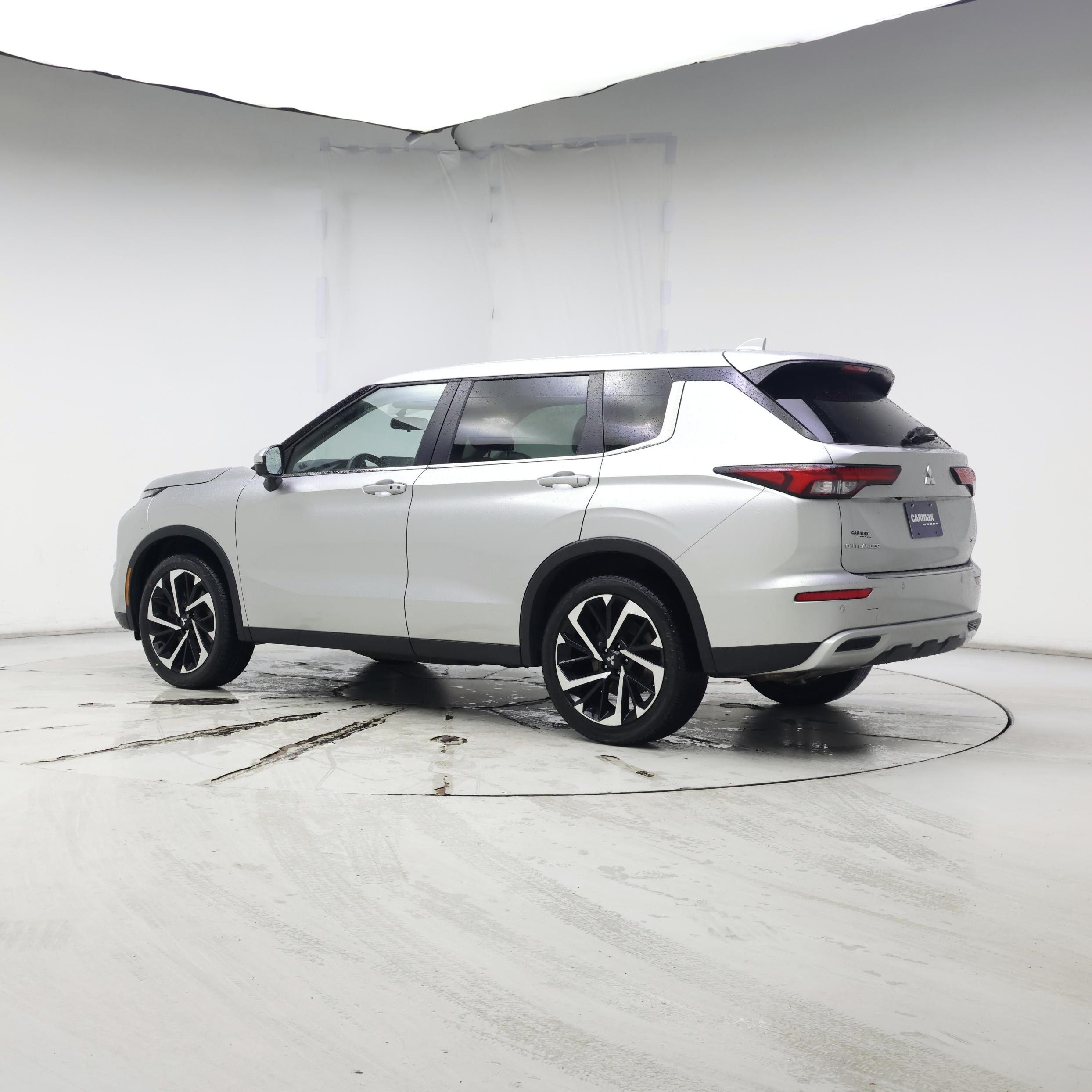 Thumbnail: 2022 Mitsubishi Outlander - 2