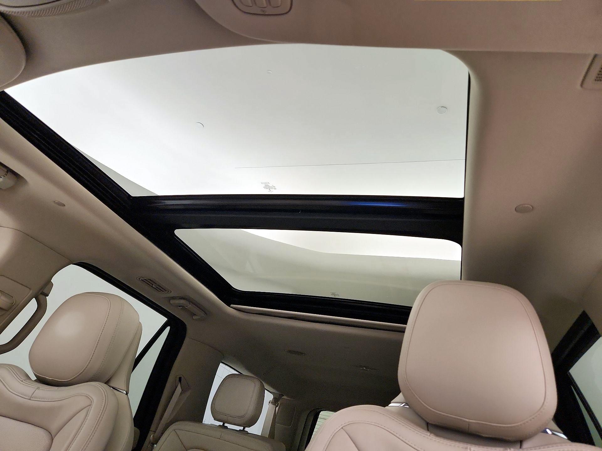 Thumbnail: 2020 Lincoln Navigator L - 20