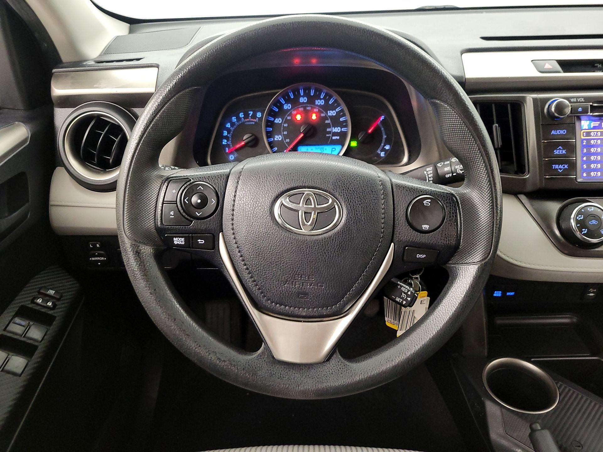 Thumbnail: 2013 Toyota RAV4 - 10