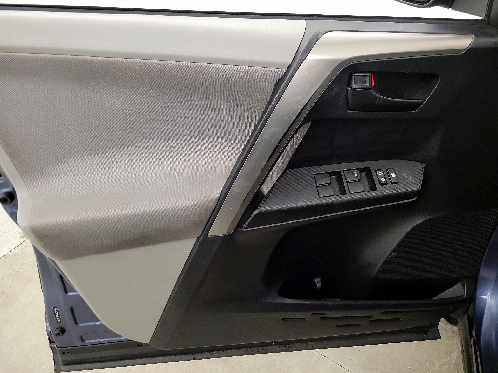 Thumbnail: 2013 Toyota RAV4 - 12