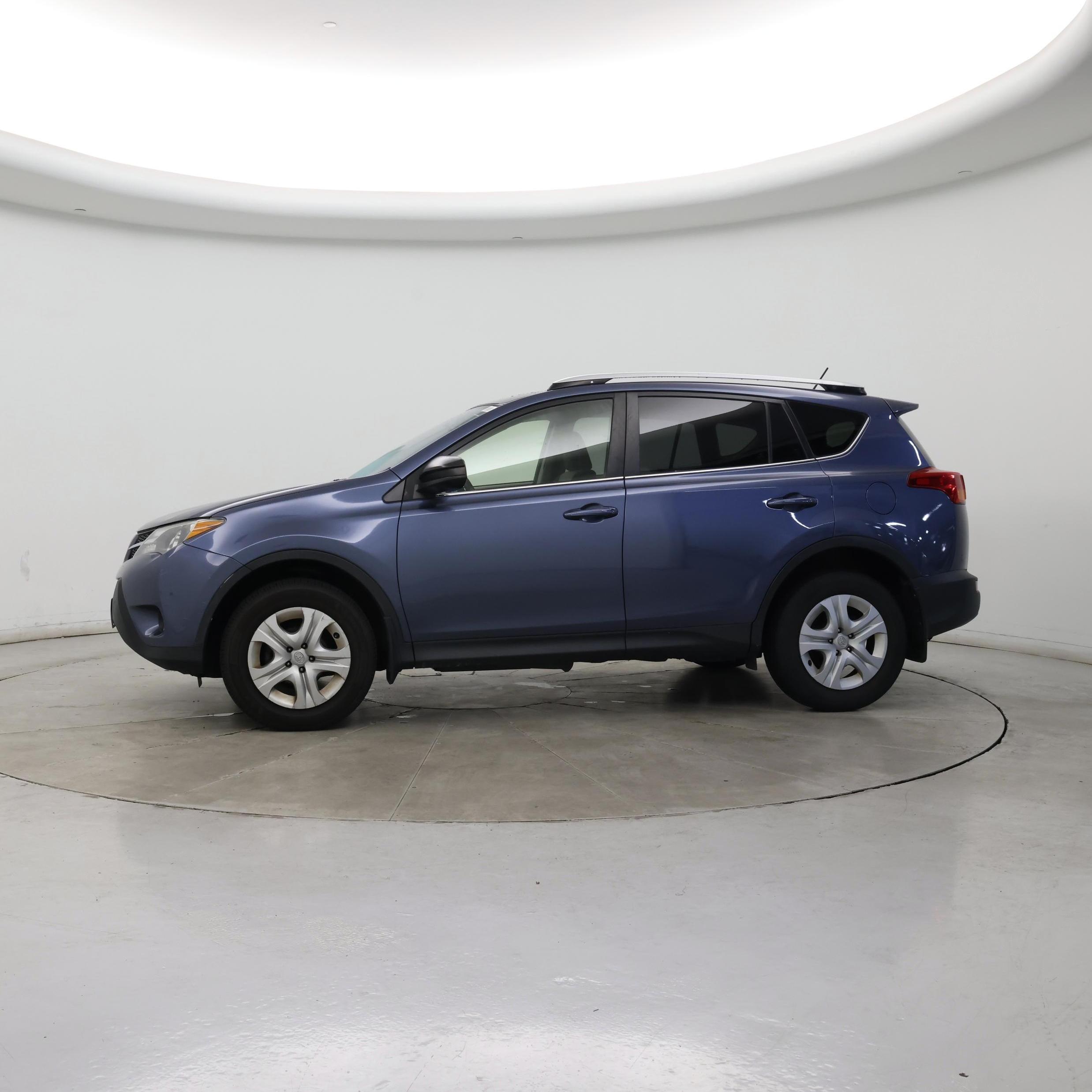Thumbnail: 2013 Toyota RAV4 - 3