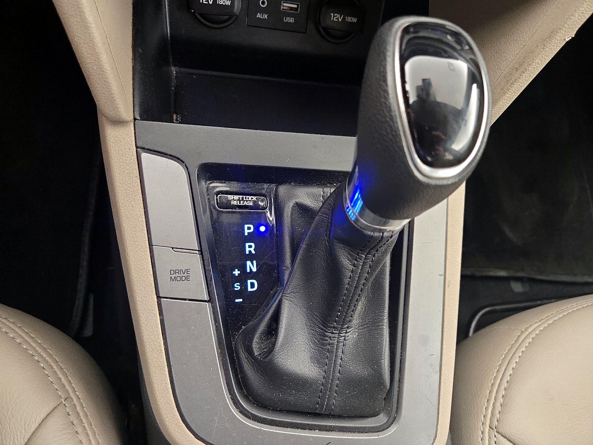 Thumbnail: 2020 Hyundai Elantra - 17