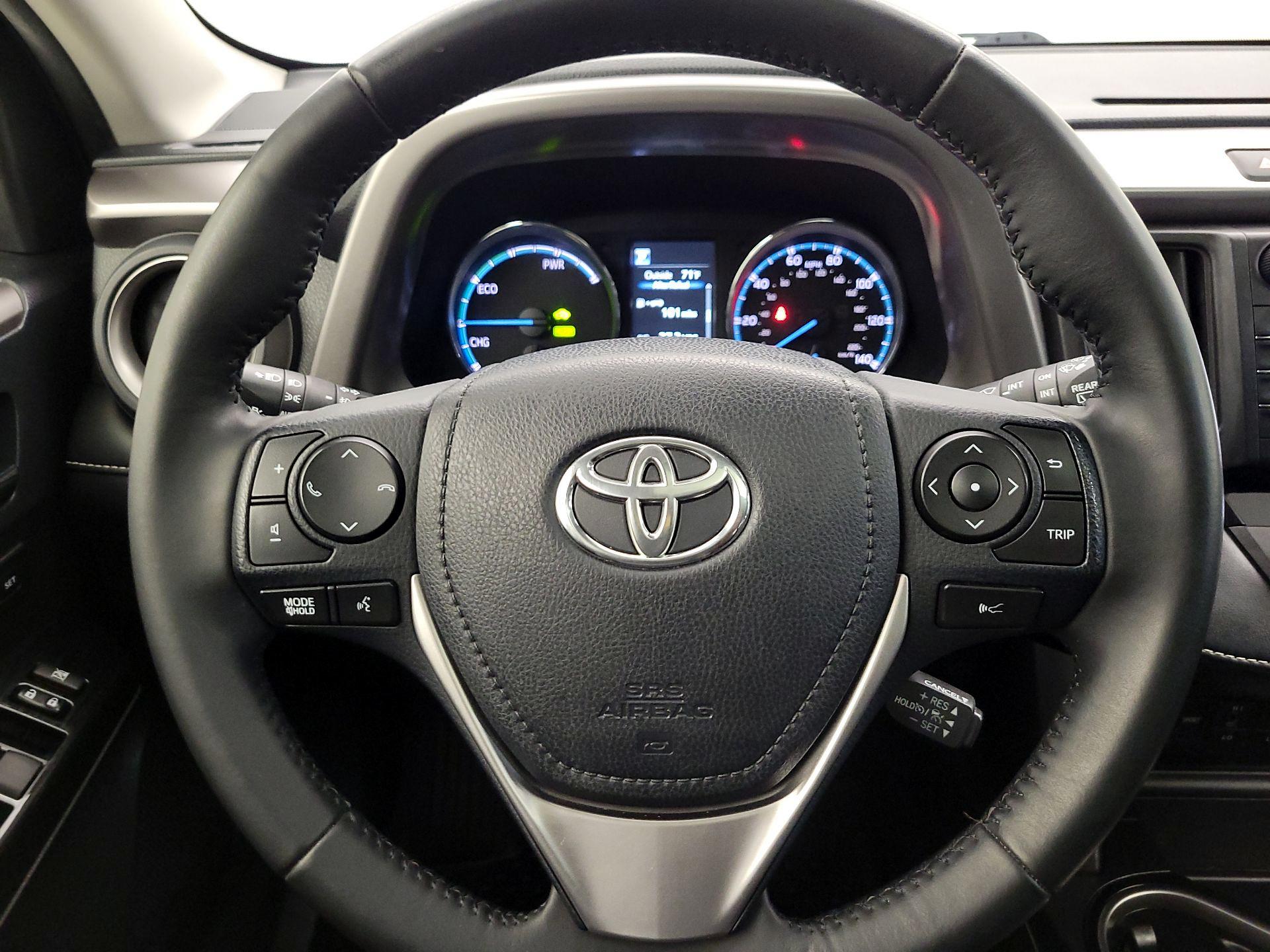 Thumbnail: 2018 Toyota RAV4 - 10