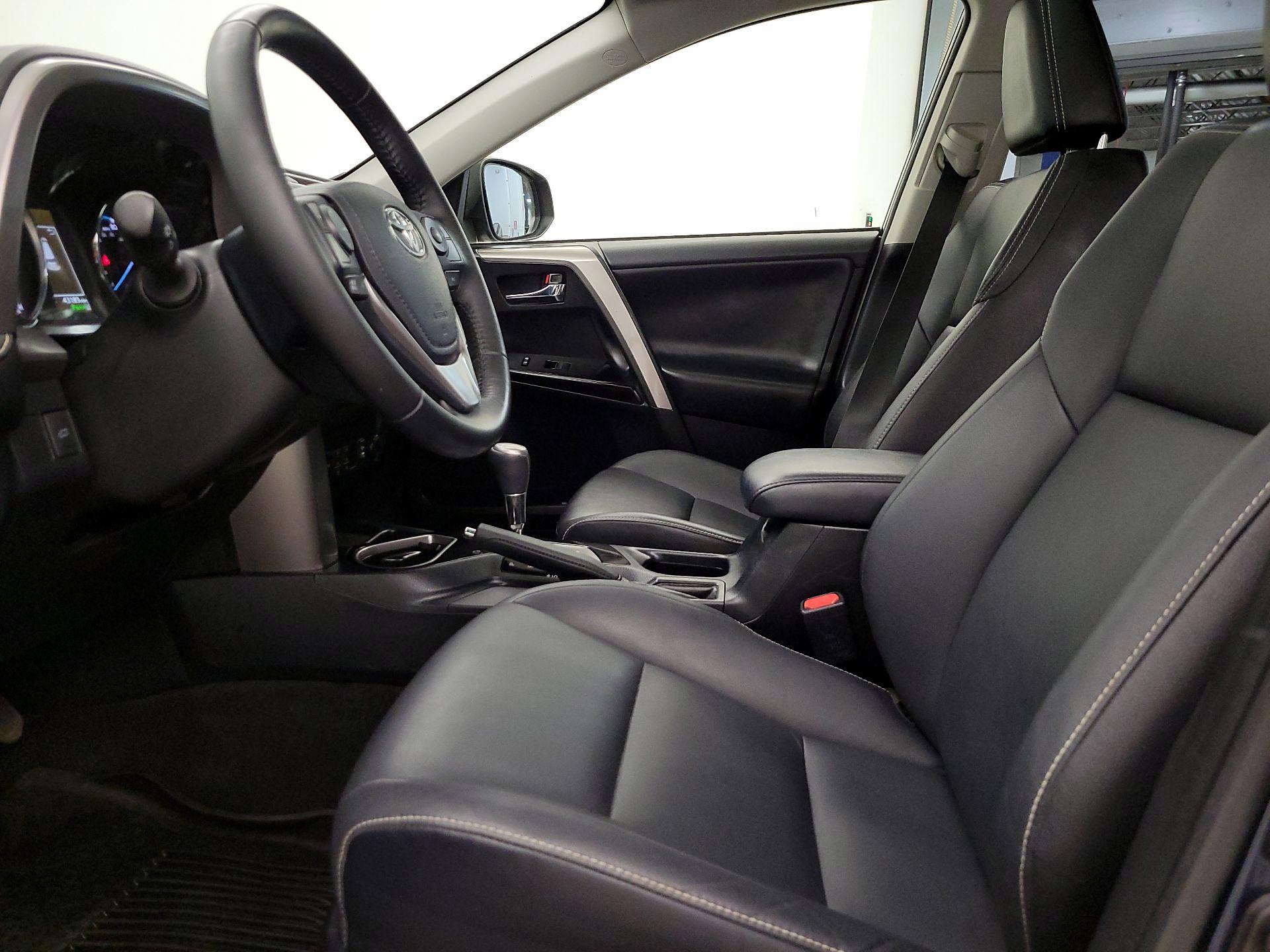 Thumbnail: 2018 Toyota RAV4 - 11